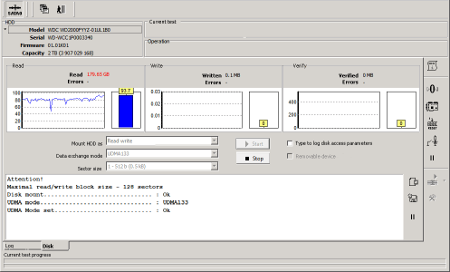 Un disco duro conectado al sistema a través de la placa PC-3000 UDMA